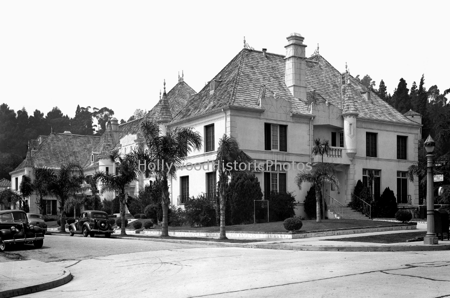 Beachwood Drive 1943 Corner of Scenic Dr..jpg